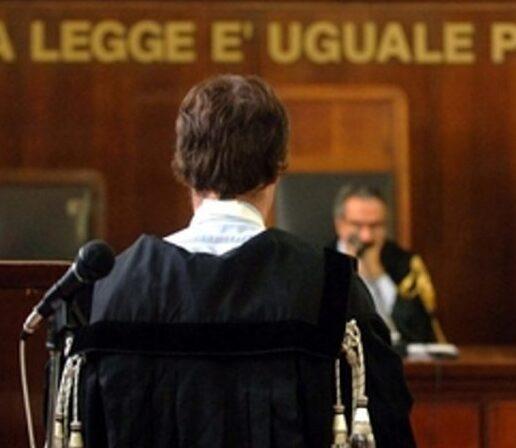Modena «Incidente, non ero io alla guida» Ma mostra un video che lo inchioda 