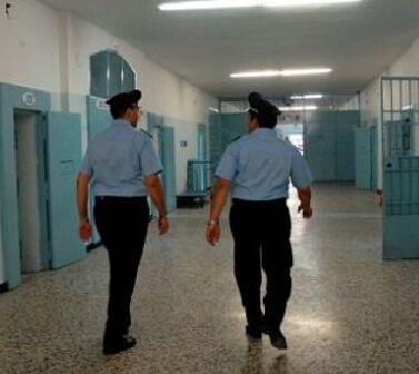 Modena. Il Garante: «Più medici per fermare nelle celle suicidi e morti sospette» 