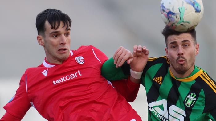 La Giana vince il recupero, Carpi a -14