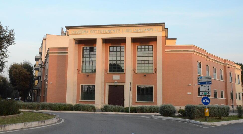 Grosseto, la denuncia di un genitore: «Hanno sparato a mio figlio a scuola con una pistola ad aria compressa»