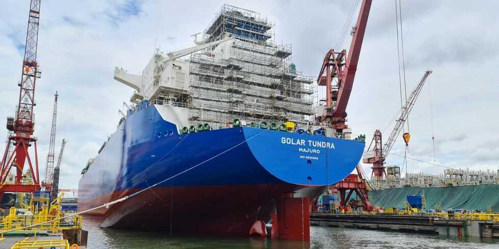 Rigassificatore, la Golar Tundra è salpata: ecco quando arriverà nel porto di Piombino
