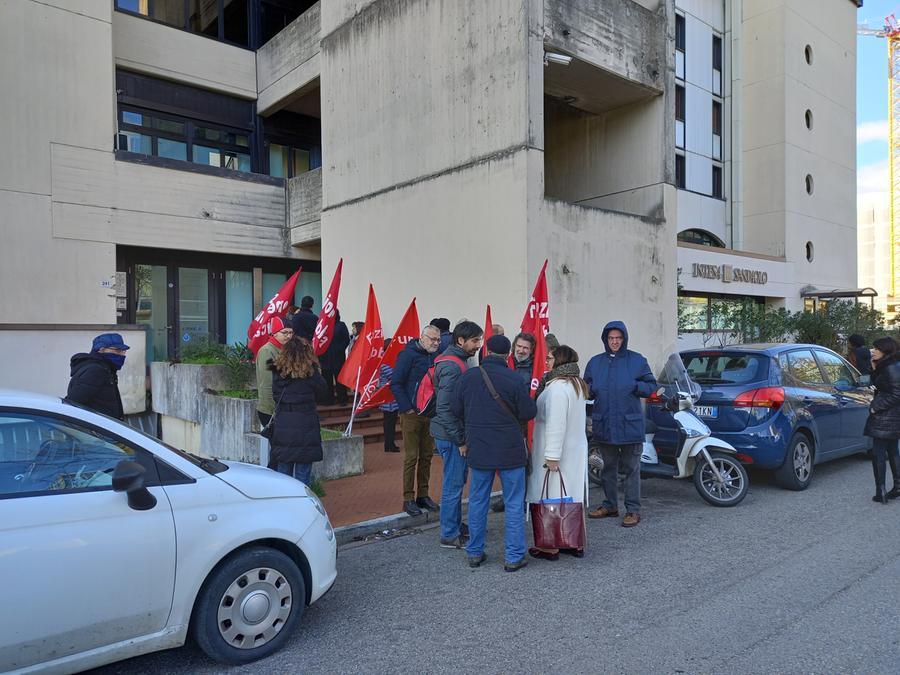 
	La protesta Cgil dello scorso 26 gennaio davanti all'ufficio del Giudice di pace

