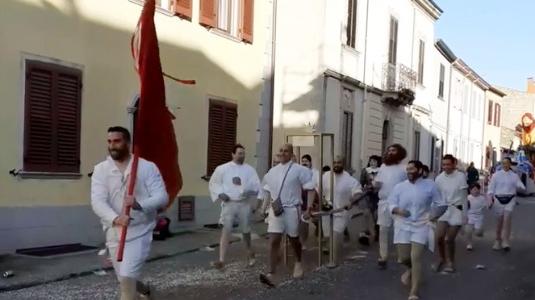 La parodia il giorno della sfilata