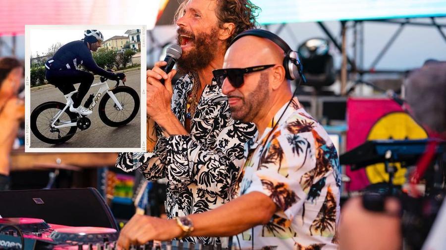 
	Federico Scavo alla consolle insieme a Jovanotti; nel riquadro il dj sui pedali

