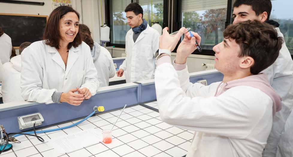L’uomo è sempre esposto alle microplastiche «Mangiamo una carta di credito a settimana» 