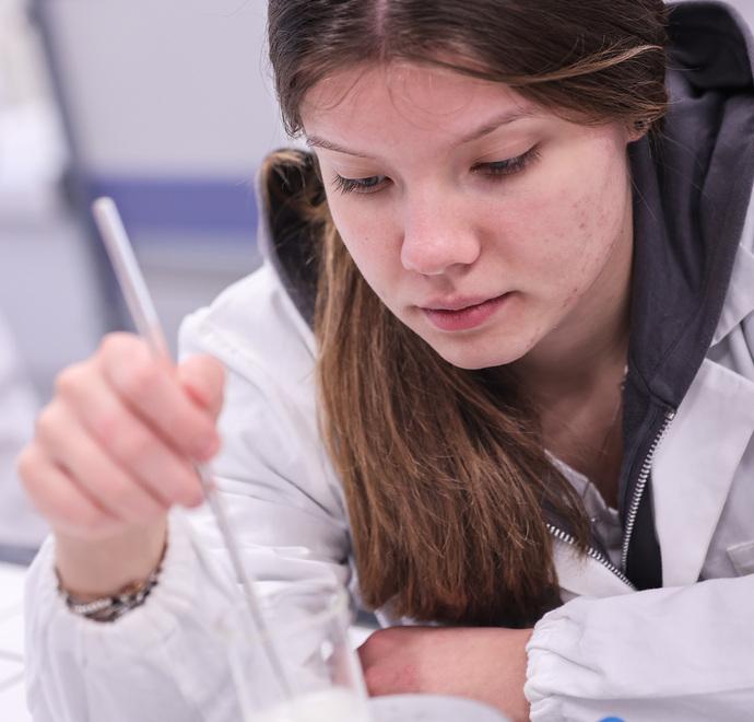 Plastica,non le vediamo ma le ingeriamo e le respiriamo 
