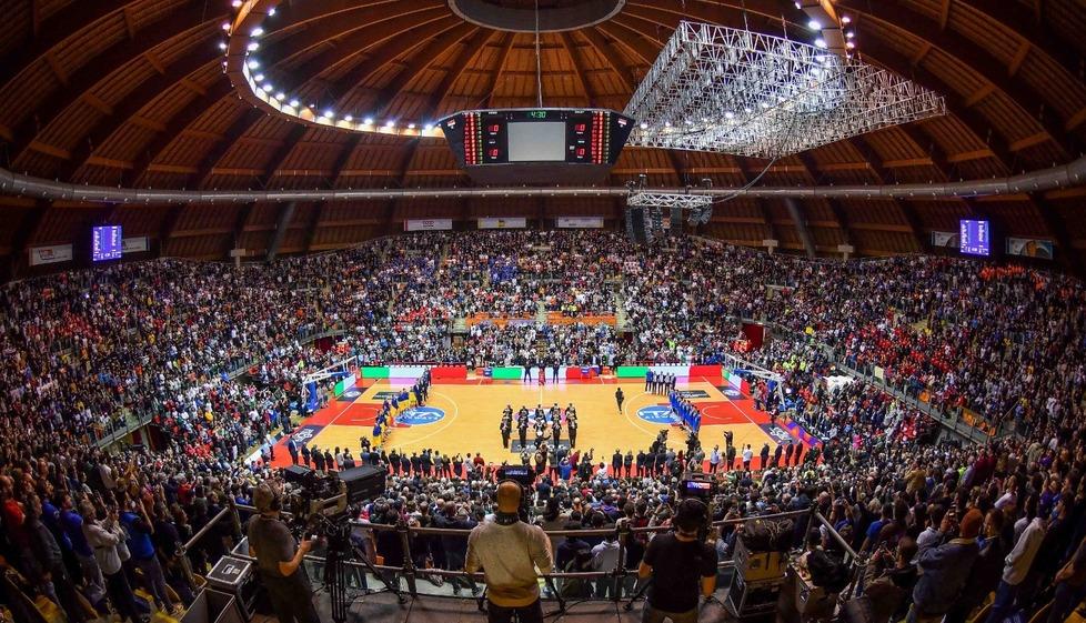 Il cielo è azzurro al PalaModì: è la festa della città del basket