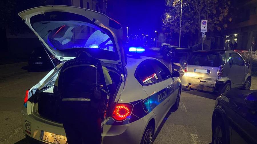 Senza patente alla guida di un’auto che non doveva circolare e con droga in tasca: denunciato a Cagliari