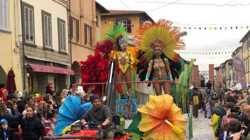 Cascina, Pro Loco contro il Comune: «Neppure un euro per il carnevale. I commercianti hanno salvato la festa»