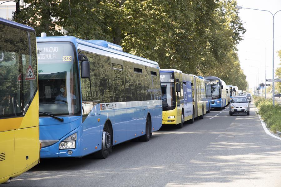 Modena e provincia: da lunedì cambiano gli orari di bus e corriere per gli studenti