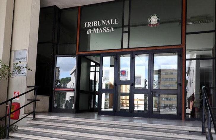 «Ti faccio a pezzi», 50enne a processo per violenza sessuale