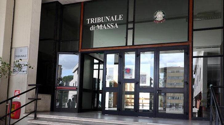 «Ti faccio a pezzi», 50enne a processo per violenza sessuale