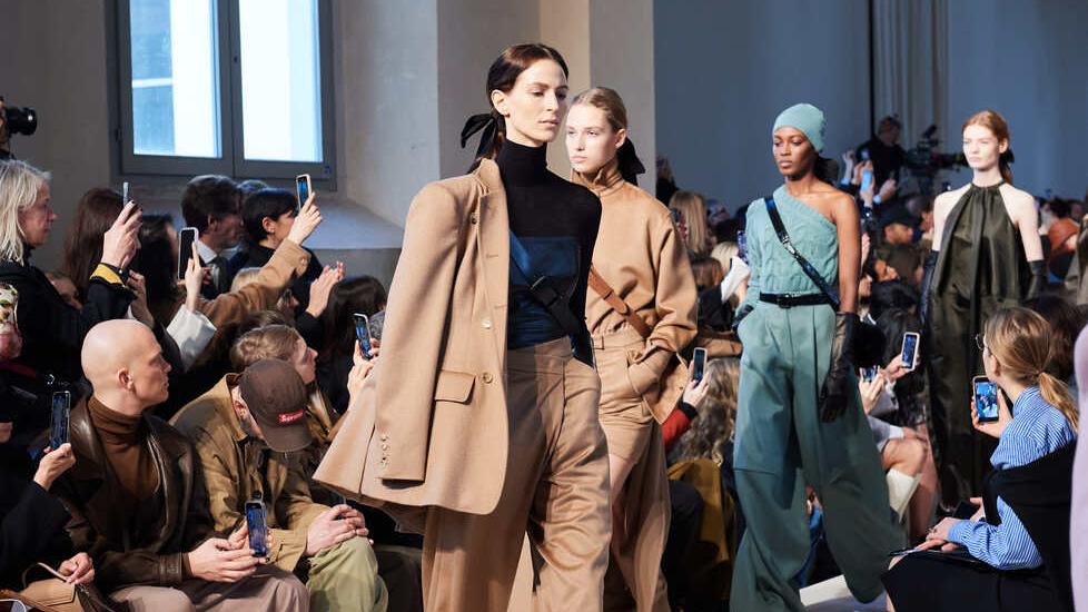 Max Mara tra ‘700 e contemporaneità. Ecco l’autunno-inverno 23/24