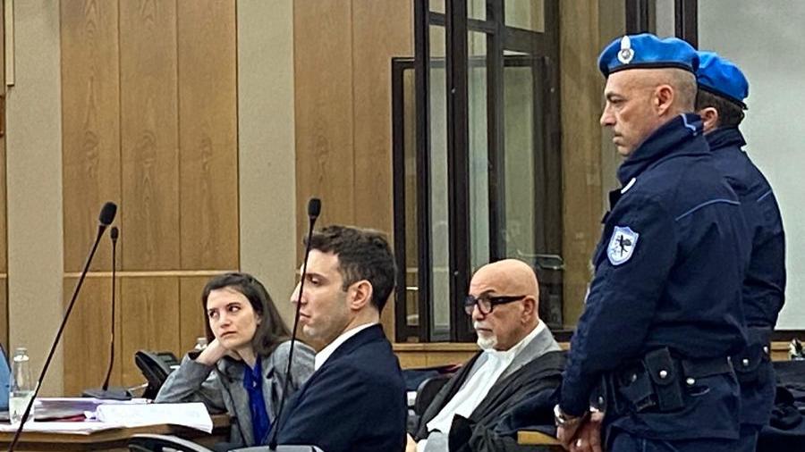 Eletti condannato a 24 anni, uccise il padre e tentò di ammazzare la madre