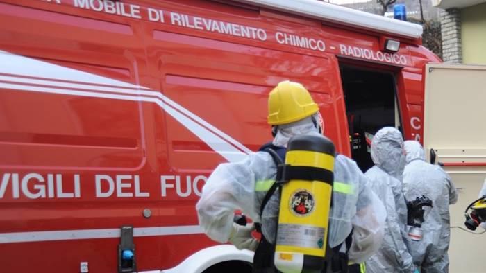 Esalazioni di anidride carbonica, malore per il proprietario di un bar e per una dipendente