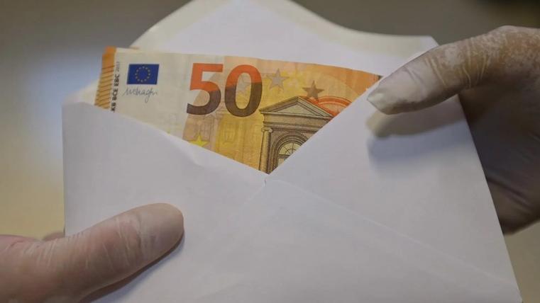 Inventavano irregolarità e mettevano pressione ai negozianti per soldi: condannati carabinieri dei Nas