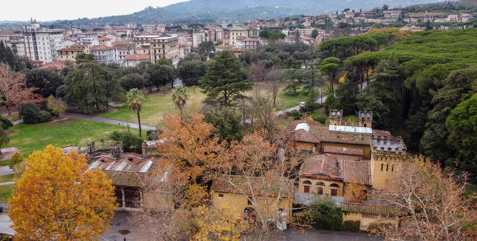 Nella foto in alto le terme Tamerici e la pineta dall’alto (foto Nucci)