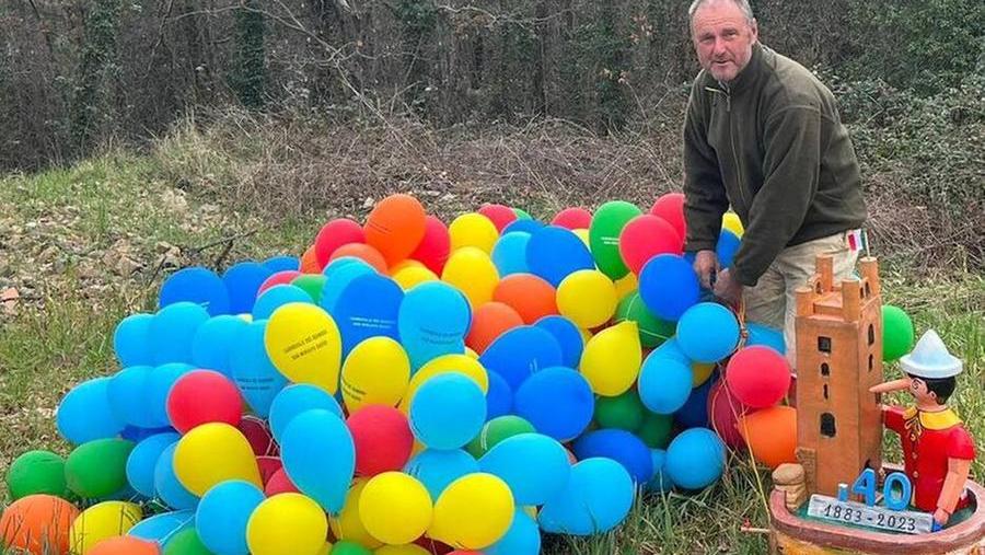 Mauro con il Pinocchio del carnevale di San Miniato
