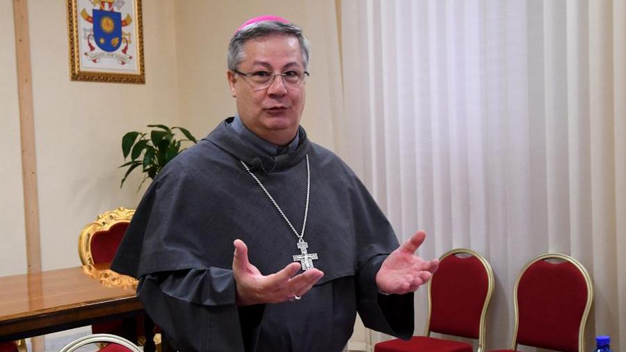 Monsignor Roberto Carboni, arcivescovo di Oristano