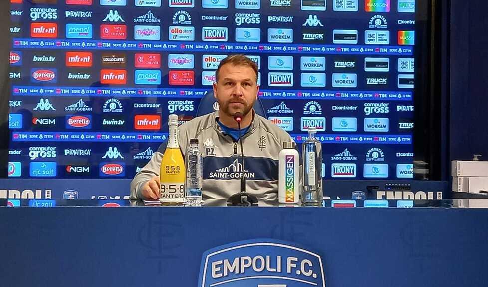 Caputo in forse contro il Napoli: si scalda la coppia Piccoli-Satriano 