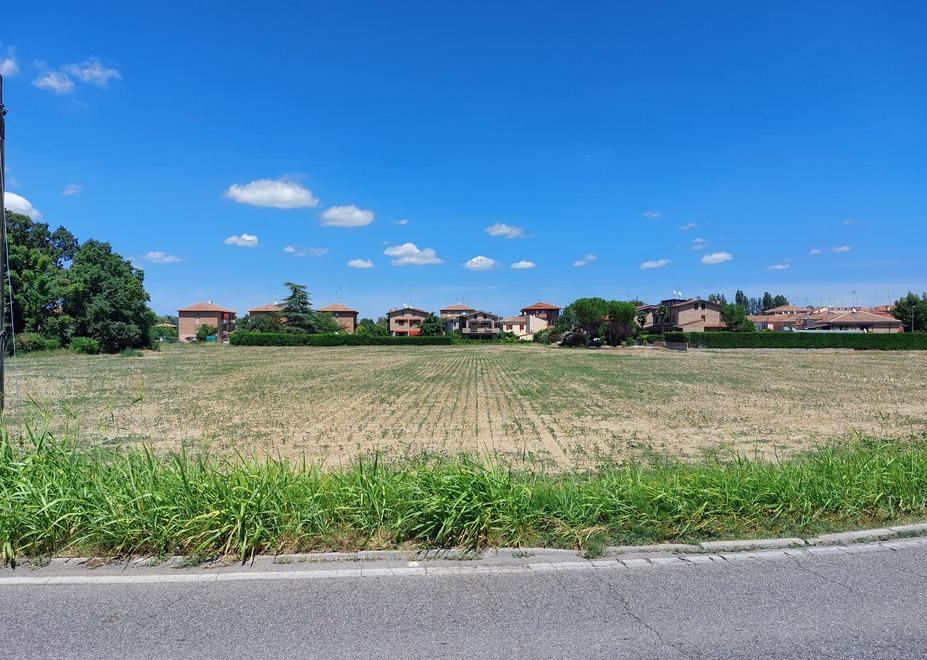 Ferrara, Feris entra in Consiglio: nel mirino l’iper di via Caldirolo