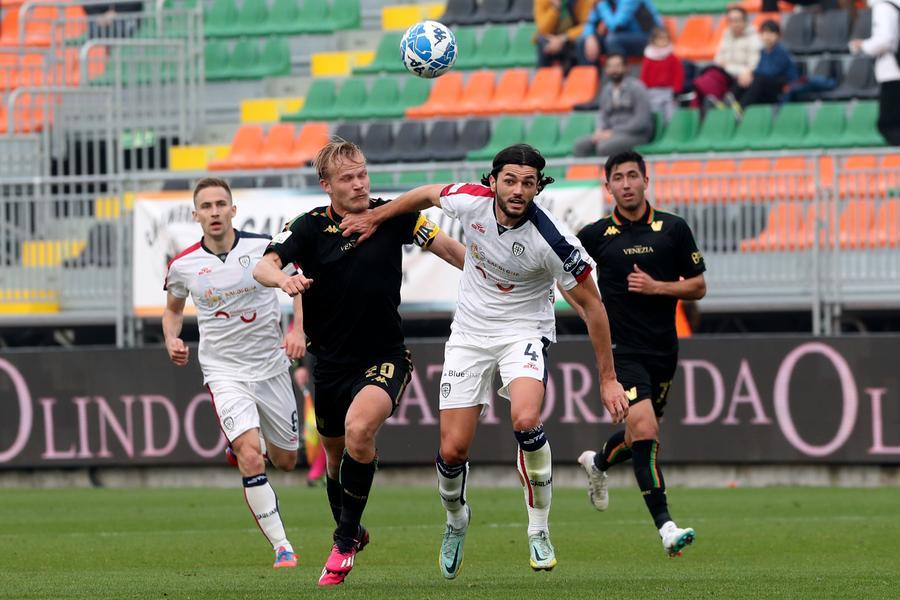 
	In maglia bianca Rog e Dossena, due dei migliori della partita

