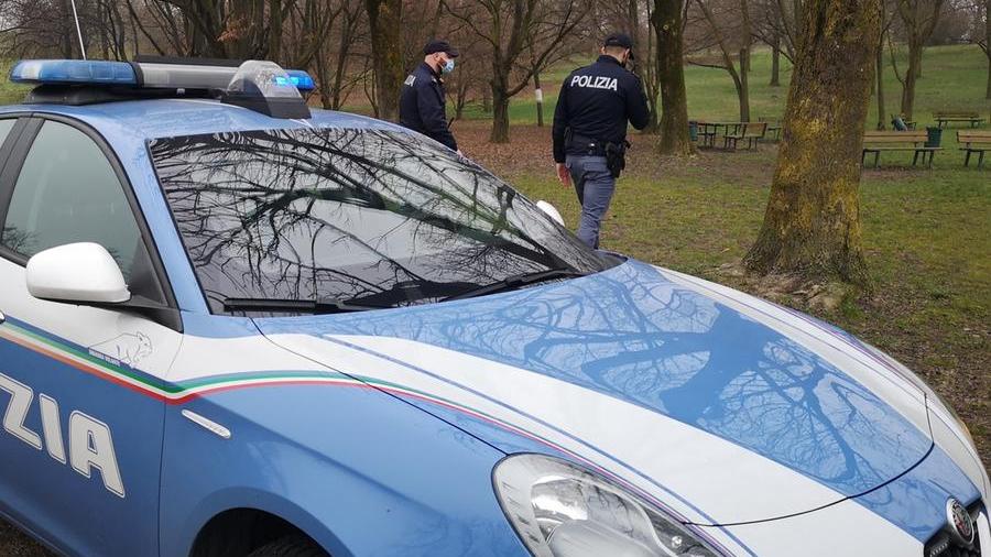Modena, controlli della polizia ai Giardini ducali: arrestato un 23enne