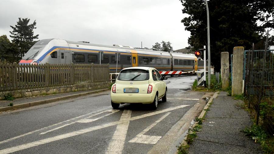 Il passaggio a livello di via Ozieri