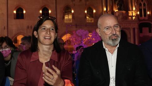 Primarie del Pd, oggi il popolo dem decide tra Bonaccini e Schlein