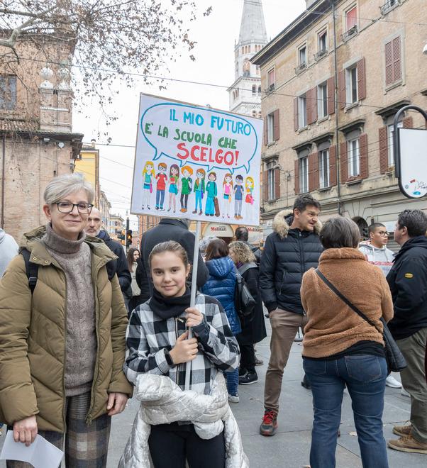 Modena In piazza monta la protesta per la scuola scelta e negata 