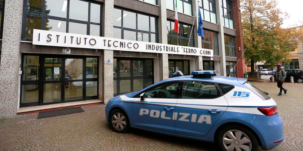 Modena Rissa al Corni, arriva la proposta: installare telecamere nella scuola 