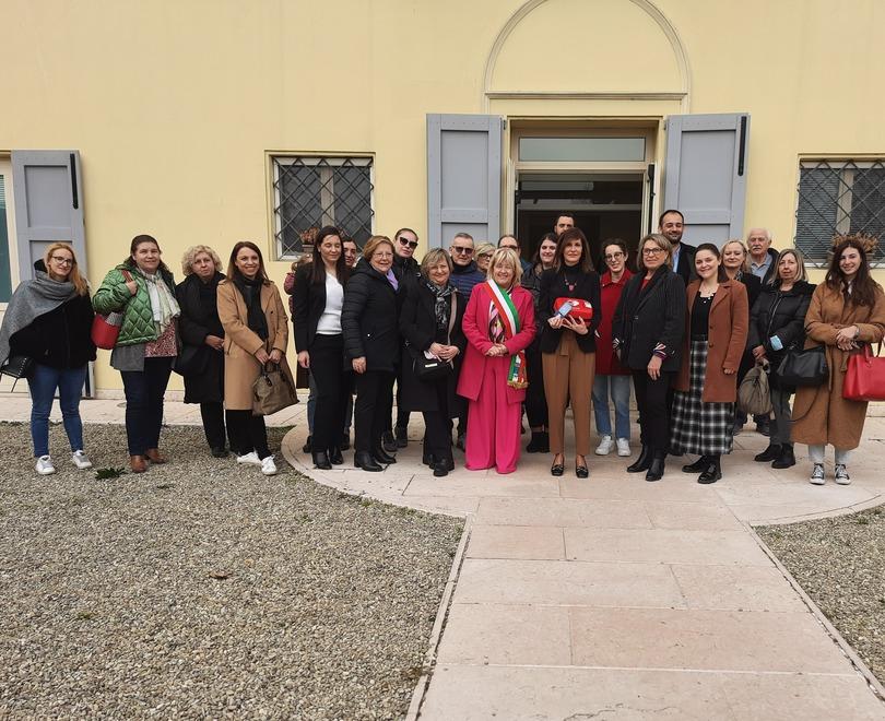 Formigine Gli Amici per Sempre di Andrea Gilioli donano un defibrillatore a Villa Bianchi 