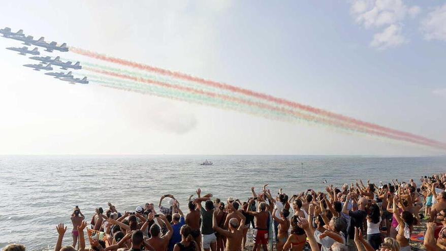 Comunali a Pisa, ora i candidati “temono” le Frecce Tricolori. E lo spettacolo rischia di essere cancellato
