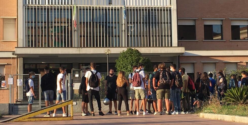 Elba, addio alla prima Geometri mentre debutta il Nautico