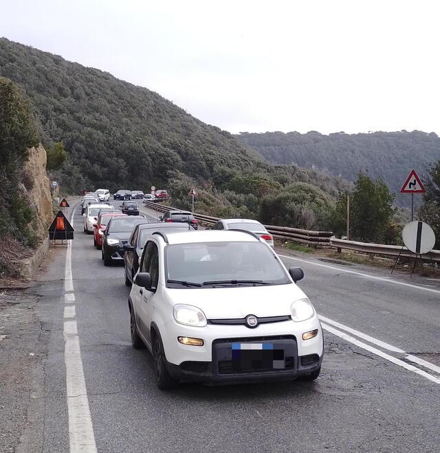 Livorno, lavori e code al ponte di Calignaia: «Un’ora per fare tre chilometri sul Romito»