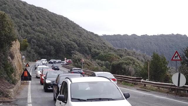 Livorno, lavori e code al ponte di Calignaia: «Un’ora per fare tre chilometri sul Romito»