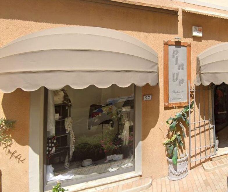 Casciana, Claudia chiude la profumeria dopo 40 anni: «L’affetto che sto ricevendo mi emoziona»