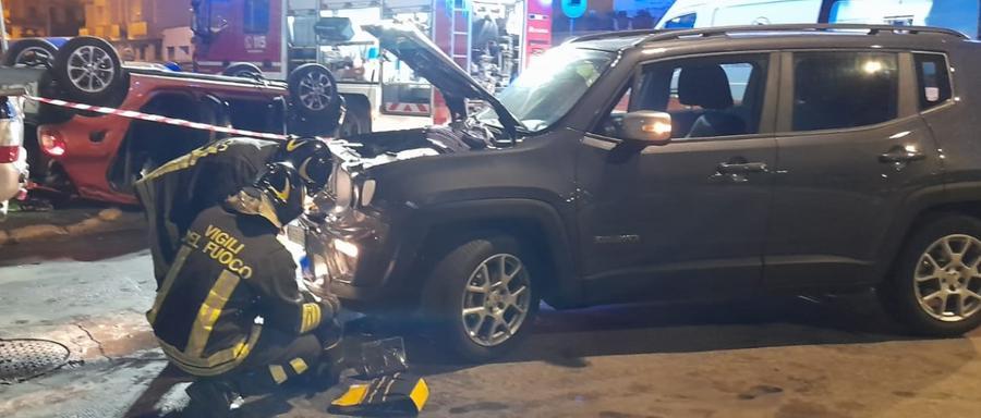 Scontro tra auto in via Calzabigi, positivi all’alcol test i due guidatori
