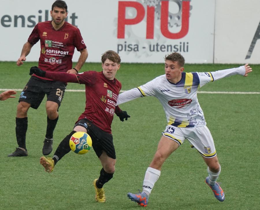 
	Simone Ianesi in azione durante il match col San Donato Tavarnelle (Foto di Franco Silvi)

