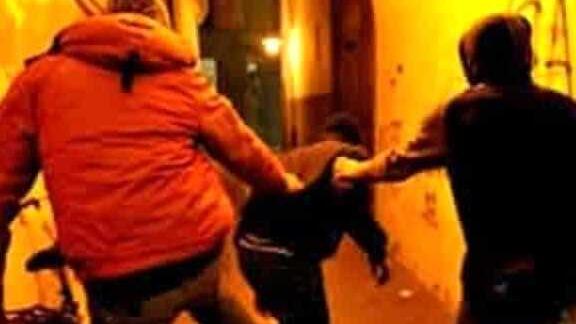 Malamovida a Olbia, maxi rissa in via Roma: ragazzino massacrato di botte