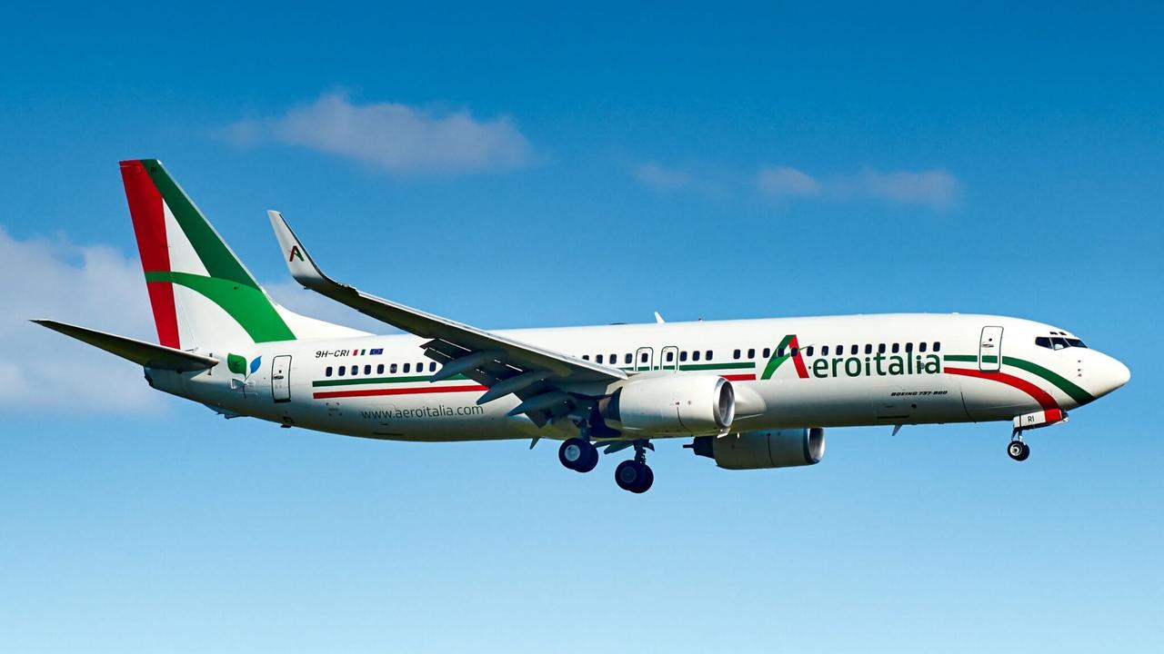 Alghero, tra problemi tecnici e aerei in ritardo: continuità territoriale in tilt