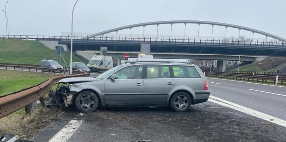 Campogalliano. Travolge due ragazze sull'A22, fugge si schianta e scappa ancora