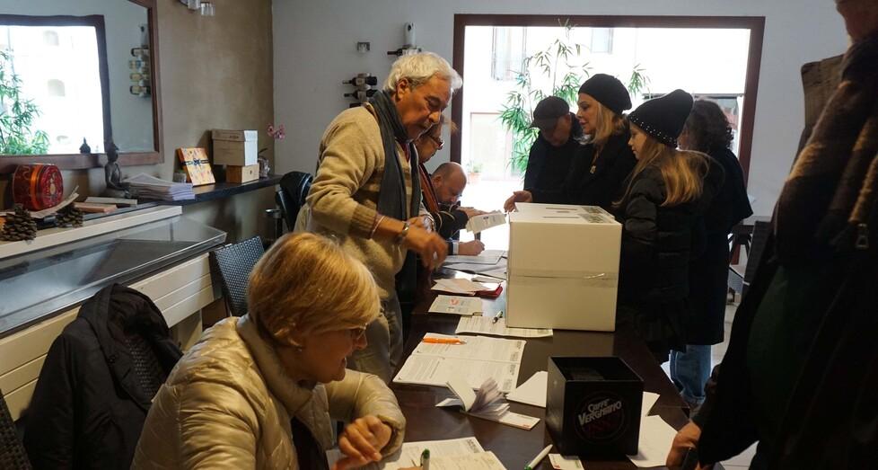 Nell’isola è sfida all’ultimo voto: testa a testa Comandini-Meloni 