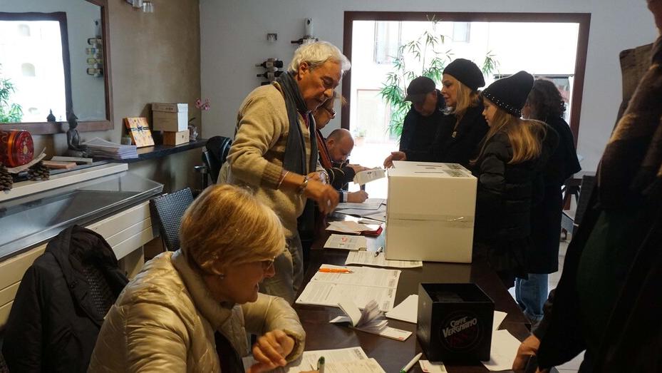 Nell’isola è sfida all’ultimo voto: testa a testa Comandini-Meloni