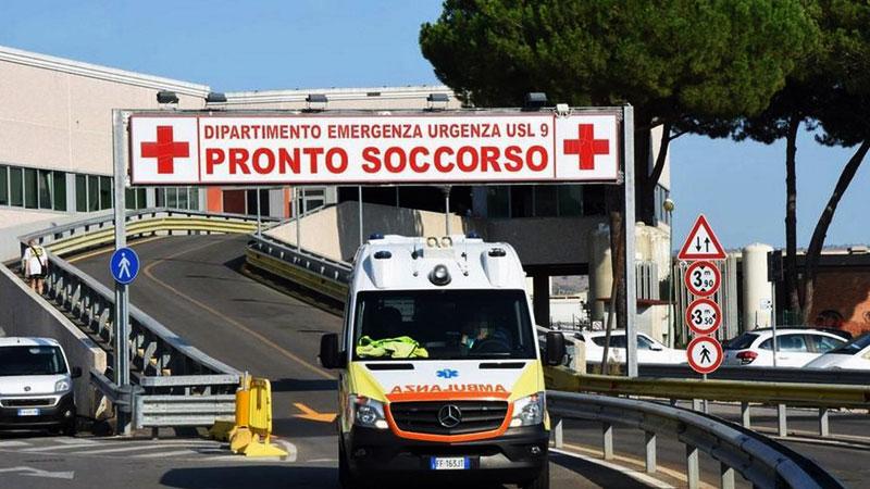 Grosseto, pestato nello spogliatoio a scuola: due denti rotti e cura psicologica