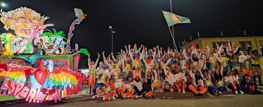 Su Marrulleri finisce in bellezza: 20 carri, 3mila figuranti e una folla festante salutano il carnevale