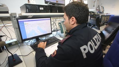 Stalking: scala grondaia per entrare in casa dell'ex, preso dalla polizia. ANSA