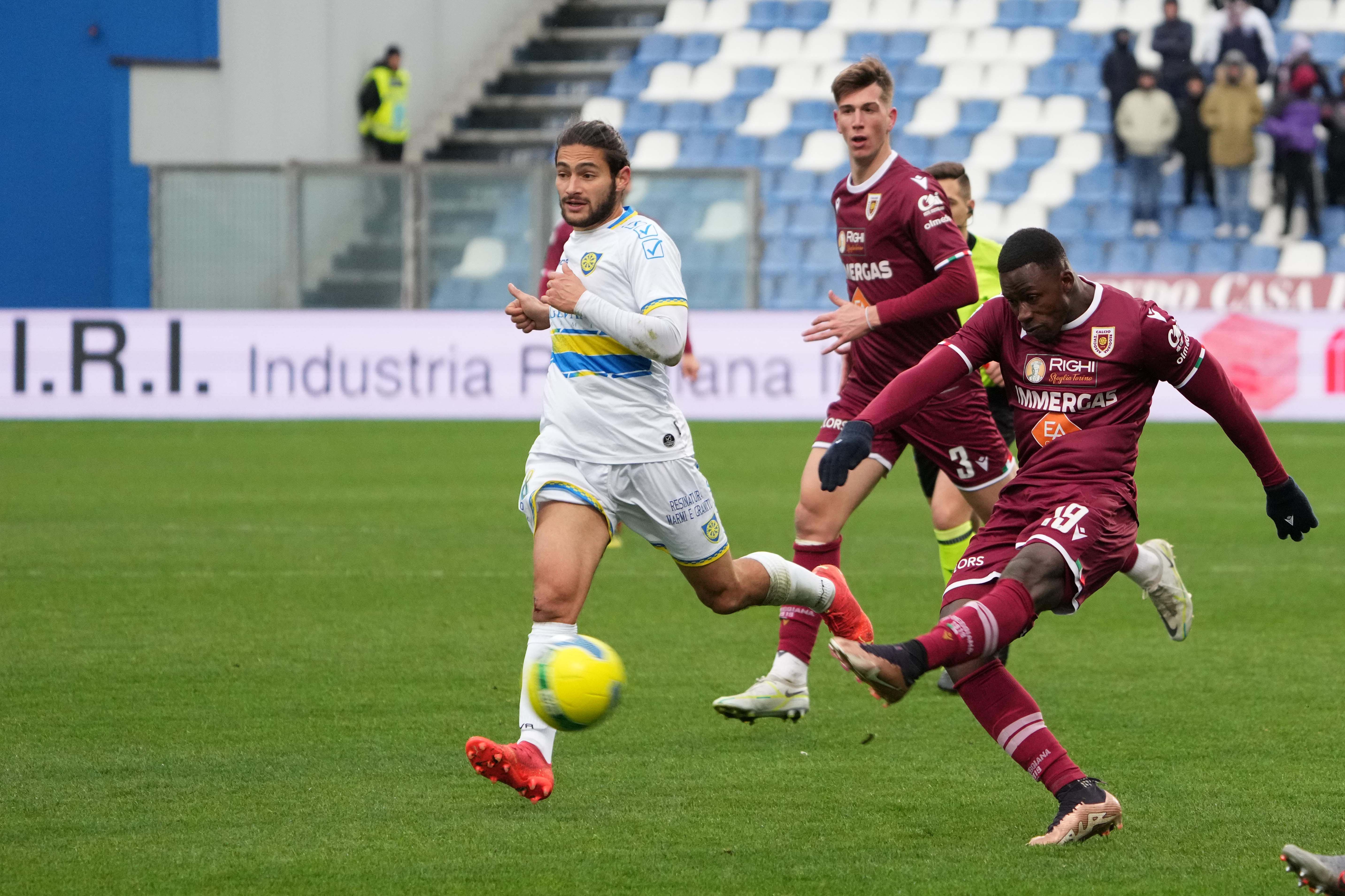 Carrarese con bella personalità conquista un punto a Reggio