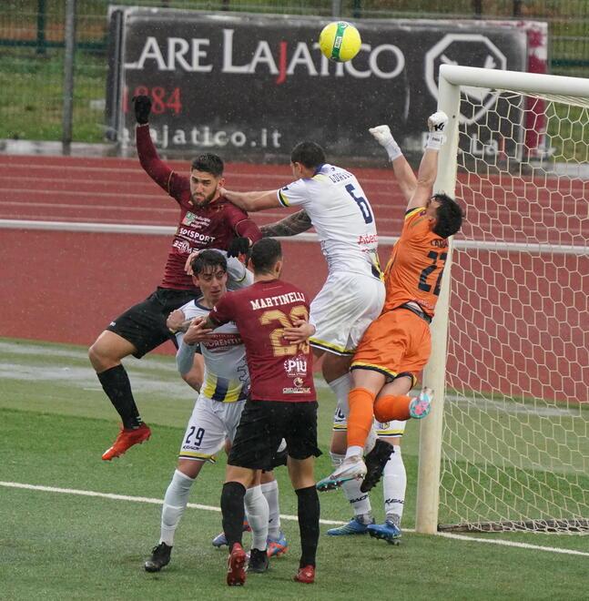 Un momento del match tra Pontedera e San Donato Tavarnelle