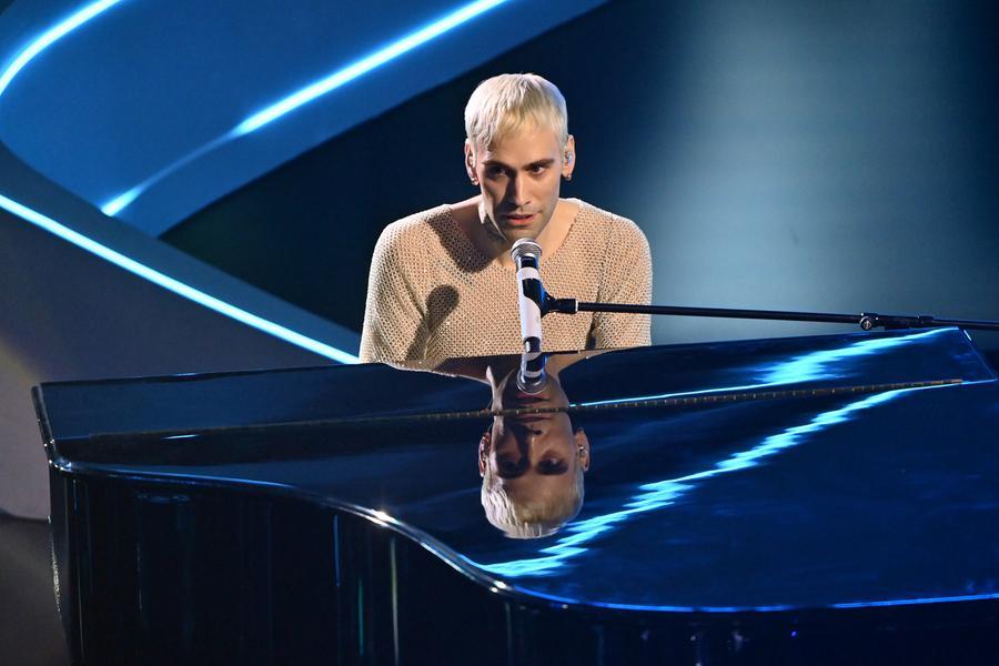 
	Mr Rain sul palco di Sanremo (foto Matteo Rasero/LaPresse)

